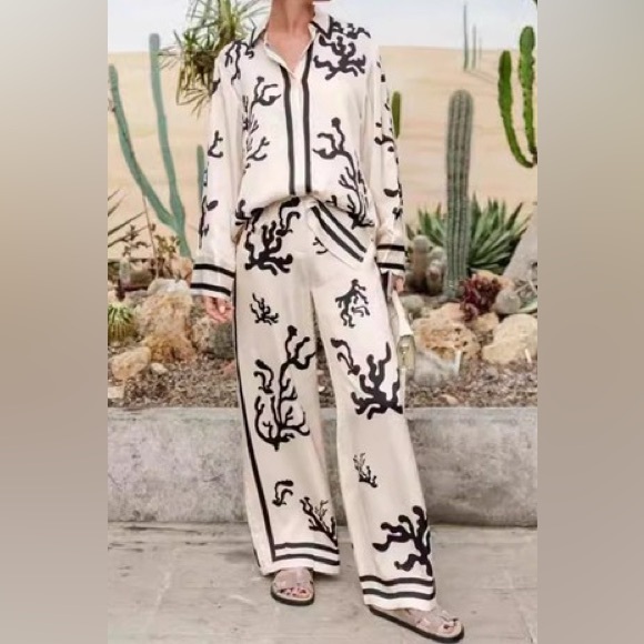 NWOT Coral Print Shirt and Pant Set in Off White - Picture 2 of 3